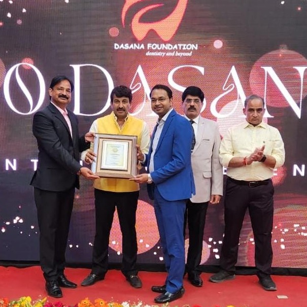 Best Dental Team of Hisar Award Recived by Dr Sachin Mittal